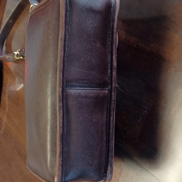Vintage COACH Genuine Brown Soft Leather  Messenger Bag W/ Gold Hardware - Picture 7 of 13